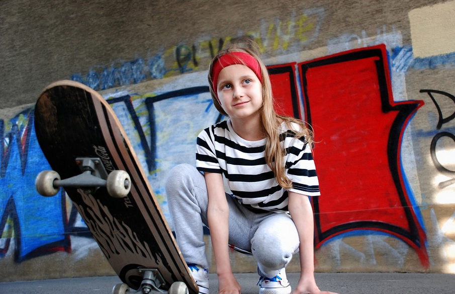 girl swith skateboard